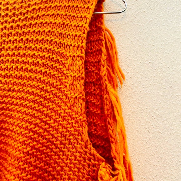 Shaggy Fringe Orange Sweater Vest - Picture 5 of 5